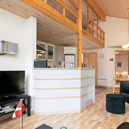 6 Person In Laeso-by Traum *