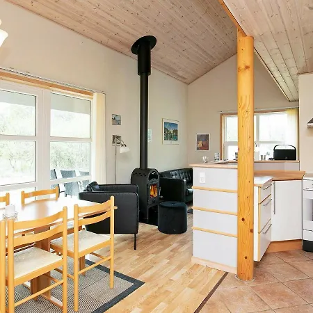 6 Person In Laeso-by Traum * Laeso