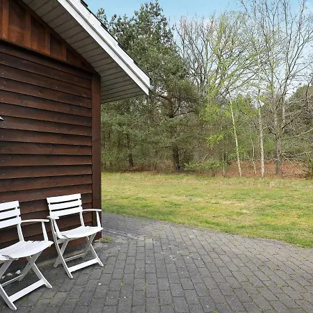 6 Person In Laeso-by Traum